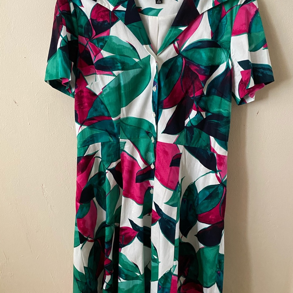 Dress - Picture 2 of 8